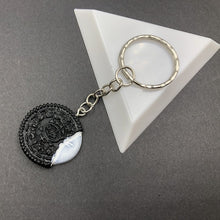 Load image into Gallery viewer, 2018 New Women/Men's Fashion Handmade Resin Mineral water bottles Wine Bottle Key Chains Key Rings Alloy Charms Gifts  Wholesale